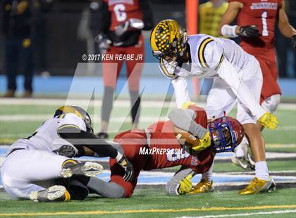 Thumbnail 1 in Jeannette vs. Farrell (PIAA Class A Semifinal) photogallery.