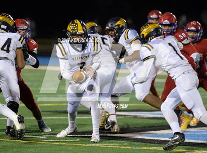 Thumbnail 2 in Jeannette vs. Farrell (PIAA Class A Semifinal) photogallery.
