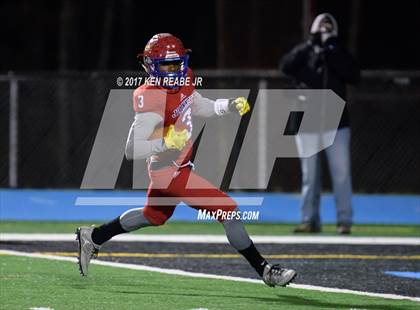 Thumbnail 3 in Jeannette vs. Farrell (PIAA Class A Semifinal) photogallery.