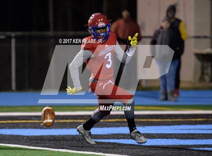 Thumbnail 2 in Jeannette vs. Farrell (PIAA Class A Semifinal) photogallery.
