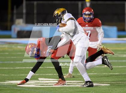 Thumbnail 2 in Jeannette vs. Farrell (PIAA Class A Semifinal) photogallery.