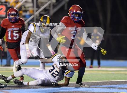 Thumbnail 2 in Jeannette vs. Farrell (PIAA Class A Semifinal) photogallery.