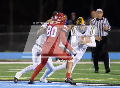 Thumbnail 3 in Jeannette vs. Farrell (PIAA Class A Semifinal) photogallery.