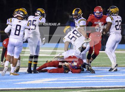 Thumbnail 3 in Jeannette vs. Farrell (PIAA Class A Semifinal) photogallery.