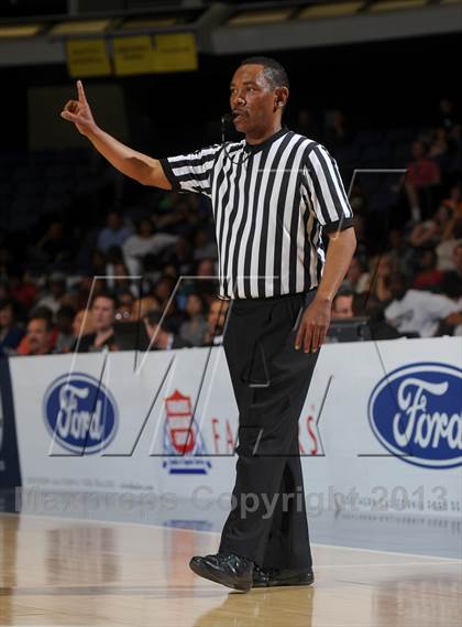 Thumbnail 1 in JW North vs. Villa Park (CIF SS D2AA Final) photogallery.