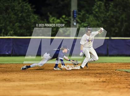 Thumbnail 1 in Newsome @ Lennard photogallery.