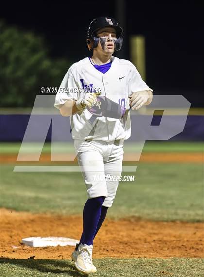 Thumbnail 2 in Newsome @ Lennard photogallery.