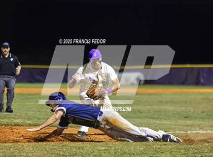 Thumbnail 1 in Newsome @ Lennard photogallery.