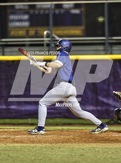 Thumbnail 1 in Newsome @ Lennard photogallery.