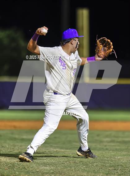 Thumbnail 1 in Newsome @ Lennard photogallery.