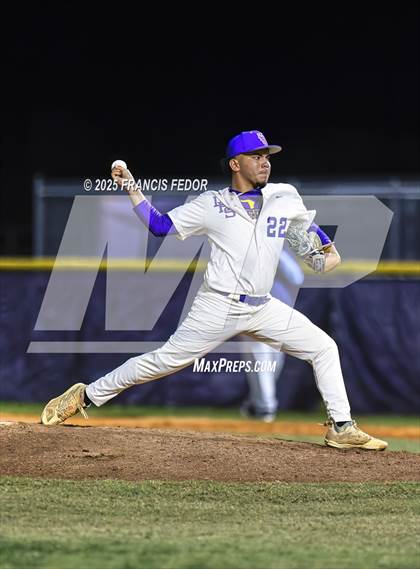 Thumbnail 2 in Newsome @ Lennard photogallery.