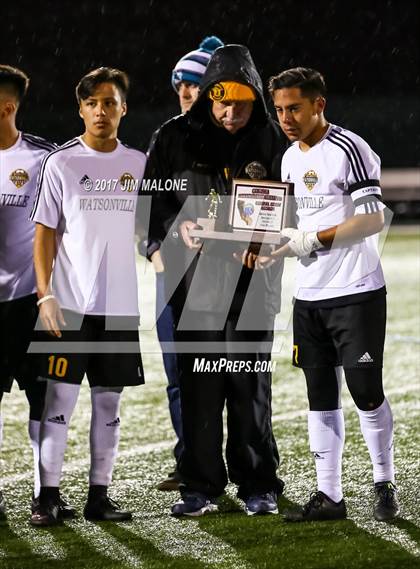 Thumbnail 3 in Lincoln vs. Watsonville (CIF CCS D1 Final) photogallery.