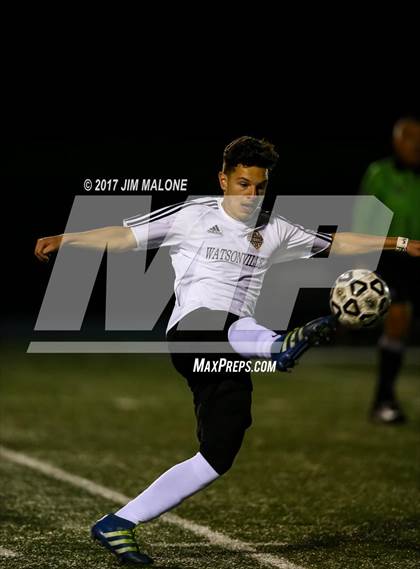Thumbnail 1 in Lincoln vs. Watsonville (CIF CCS D1 Final) photogallery.