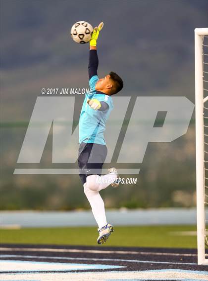 Thumbnail 2 in Lincoln vs. Watsonville (CIF CCS D1 Final) photogallery.