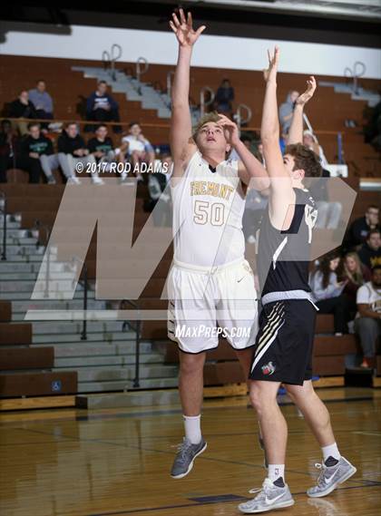 Thumbnail 2 in Fremont vs. Lincoln Southeast (HAC Tournament) photogallery.