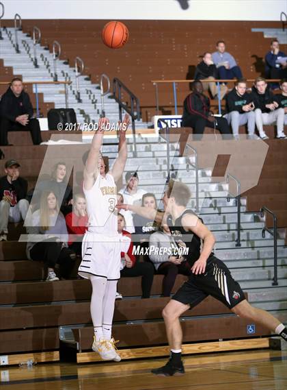 Thumbnail 3 in Fremont vs. Lincoln Southeast (HAC Tournament) photogallery.