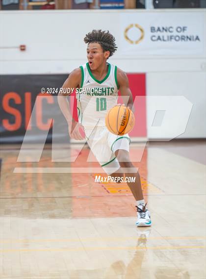 Thumbnail 3 in Windward vs St. Marry's(Torrey Pines Holiday Classic) photogallery.