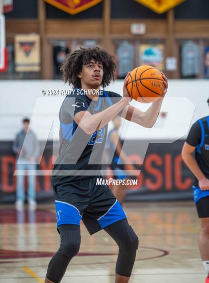 Thumbnail 2 in Windward vs St. Marry's(Torrey Pines Holiday Classic) photogallery.