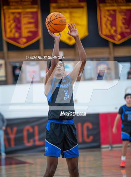 Thumbnail 3 in Windward vs St. Marry's(Torrey Pines Holiday Classic) photogallery.