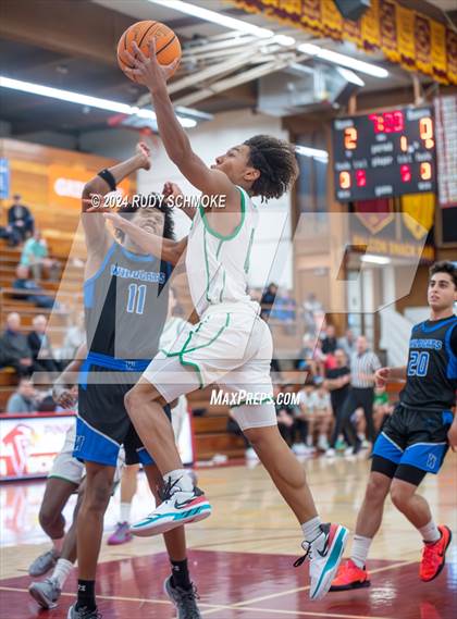 Thumbnail 2 in Windward vs St. Marry's(Torrey Pines Holiday Classic) photogallery.