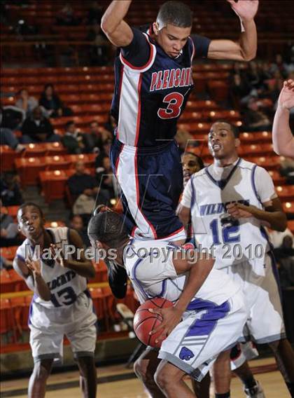 Thumbnail 3 in Franklin vs. Pleasant Grove (CIF SJS D1 Playoffs) photogallery.