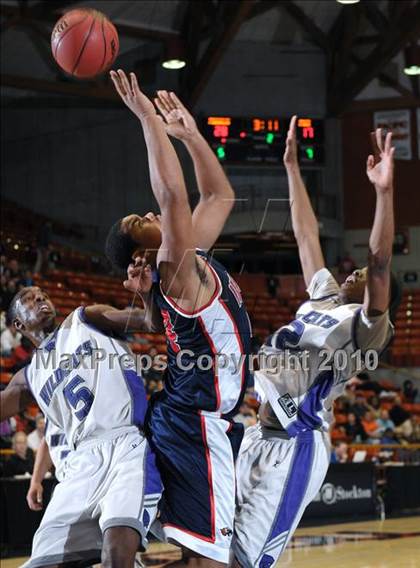Thumbnail 2 in Franklin vs. Pleasant Grove (CIF SJS D1 Playoffs) photogallery.