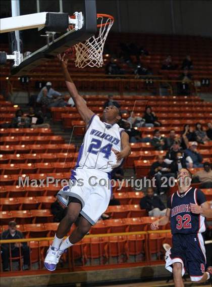 Thumbnail 2 in Franklin vs. Pleasant Grove (CIF SJS D1 Playoffs) photogallery.