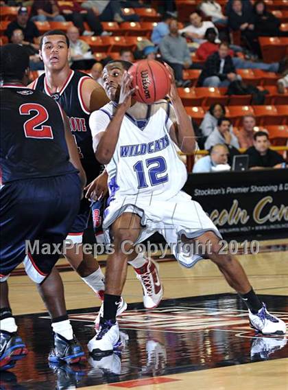 Thumbnail 1 in Franklin vs. Pleasant Grove (CIF SJS D1 Playoffs) photogallery.
