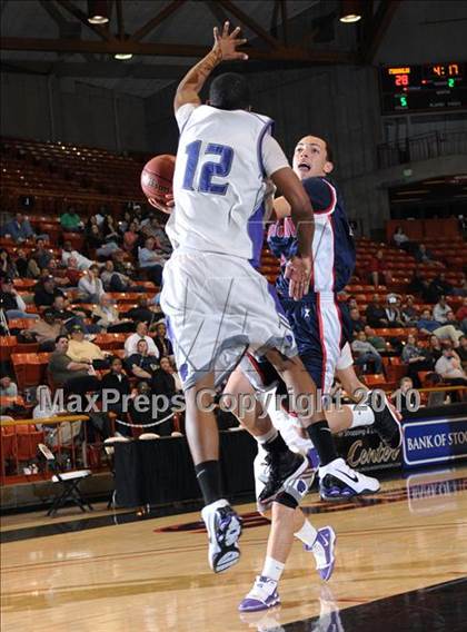 Thumbnail 1 in Franklin vs. Pleasant Grove (CIF SJS D1 Playoffs) photogallery.