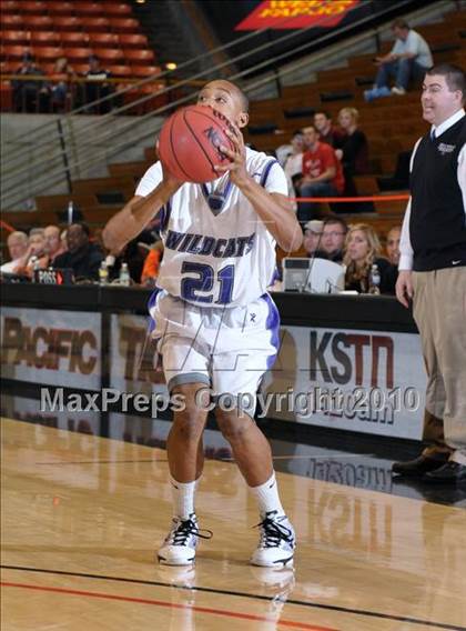 Thumbnail 2 in Franklin vs. Pleasant Grove (CIF SJS D1 Playoffs) photogallery.