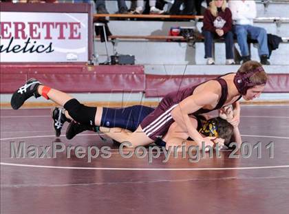 Thumbnail 3 in Benton vs Marion photogallery.