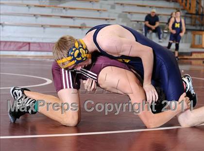 Thumbnail 2 in Benton vs Marion photogallery.