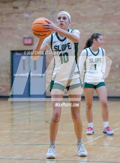 Thumbnail 2 in Kaukauna vs Sunnyslope (Cactus Jam Tournament) photogallery.