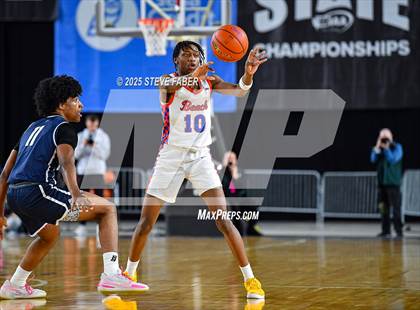 Thumbnail 3 in Eastside Catholic @ Rainier Beach (WIAA State 3A Round of 12) photogallery.