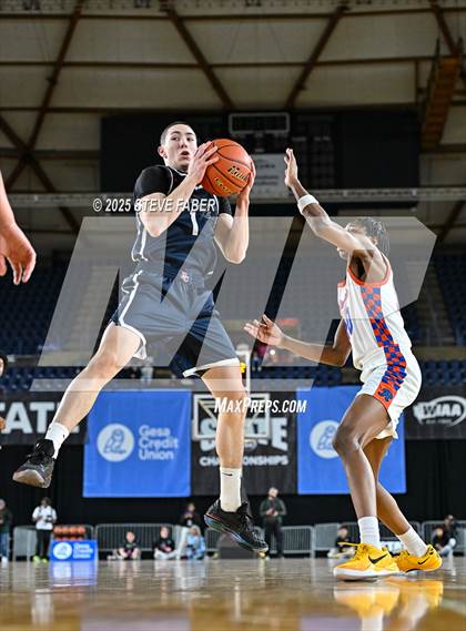 Thumbnail 2 in Eastside Catholic @ Rainier Beach (WIAA State 3A Round of 12) photogallery.