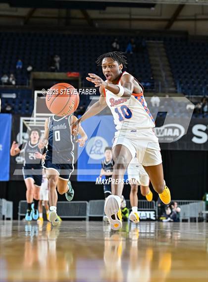 Thumbnail 1 in Eastside Catholic @ Rainier Beach (WIAA State 3A Round of 12) photogallery.