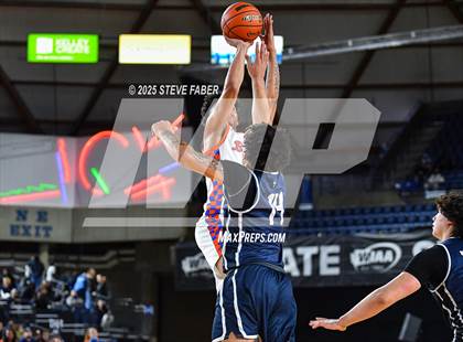 Thumbnail 3 in Eastside Catholic @ Rainier Beach (WIAA State 3A Round of 12) photogallery.