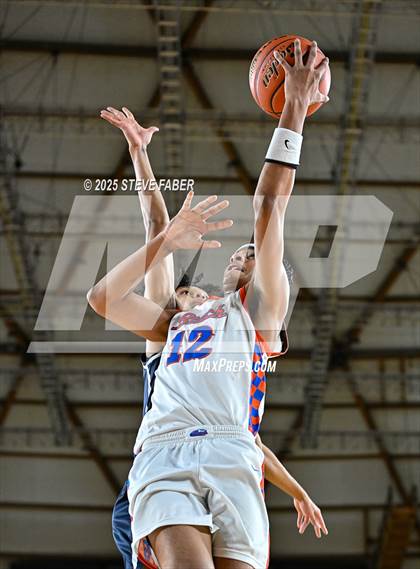 Thumbnail 3 in Eastside Catholic @ Rainier Beach (WIAA State 3A Round of 12) photogallery.