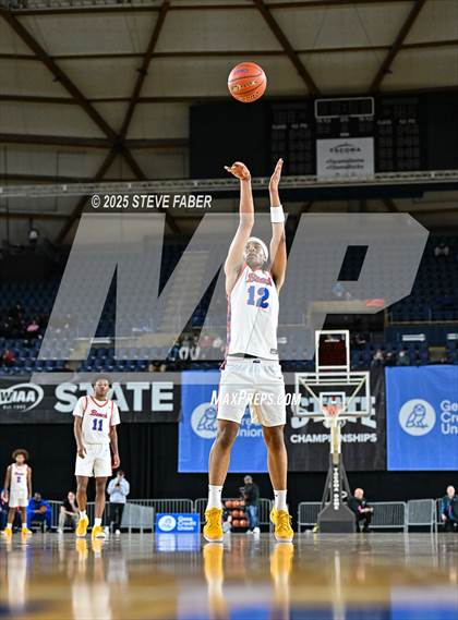 Thumbnail 3 in Eastside Catholic @ Rainier Beach (WIAA State 3A Round of 12) photogallery.