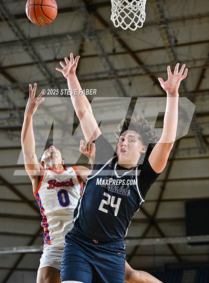 Thumbnail 2 in Eastside Catholic @ Rainier Beach (WIAA State 3A Round of 12) photogallery.