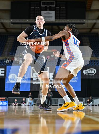 Thumbnail 3 in Eastside Catholic @ Rainier Beach (WIAA State 3A Round of 12) photogallery.