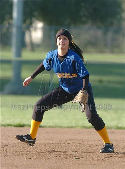 Thumbnail 1 in Lincoln vs. Elk Grove (Pre-Season Tournament of Champions) photogallery.