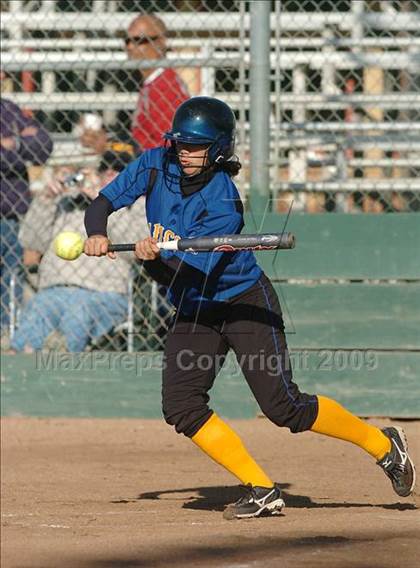 Thumbnail 2 in Lincoln vs. Elk Grove (Pre-Season Tournament of Champions) photogallery.