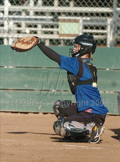 Thumbnail 3 in Lincoln vs. Elk Grove (Pre-Season Tournament of Champions) photogallery.