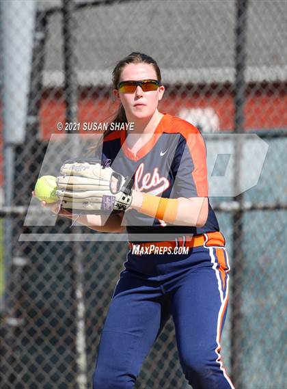 Thumbnail 2 in Advanced Math & Science Academy vs. Tahanto Regional (MIAA Division 3 Central Quarterfinal) photogallery.