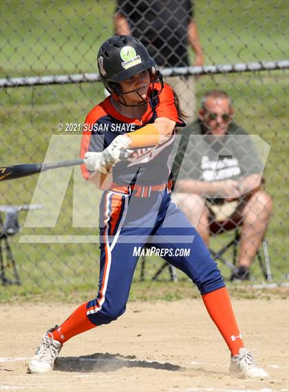 Thumbnail 1 in Advanced Math & Science Academy vs. Tahanto Regional (MIAA Division 3 Central Quarterfinal) photogallery.