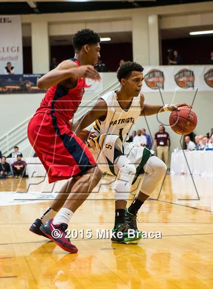 Thumbnail 3 in Findlay Prep vs. Stevenson (Spalding HoopHall Classic) photogallery.