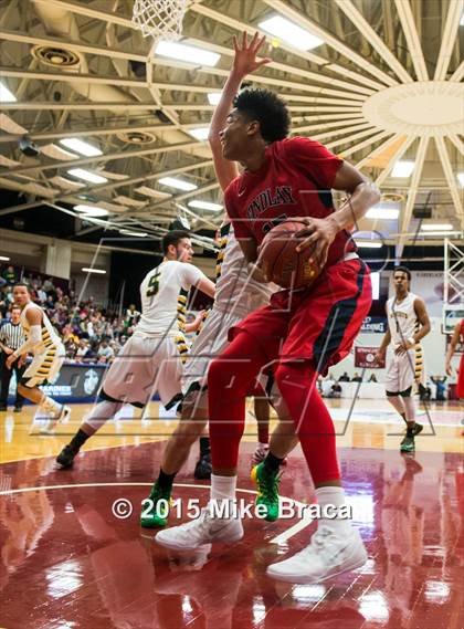 Thumbnail 2 in Findlay Prep vs. Stevenson (Spalding HoopHall Classic) photogallery.