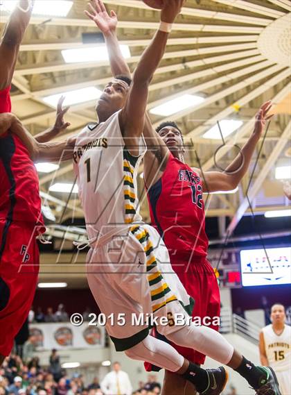 Thumbnail 2 in Findlay Prep vs. Stevenson (Spalding HoopHall Classic) photogallery.