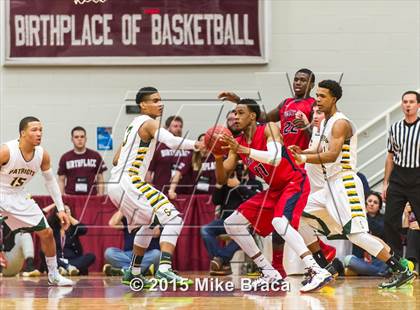 Thumbnail 3 in Findlay Prep vs. Stevenson (Spalding HoopHall Classic) photogallery.
